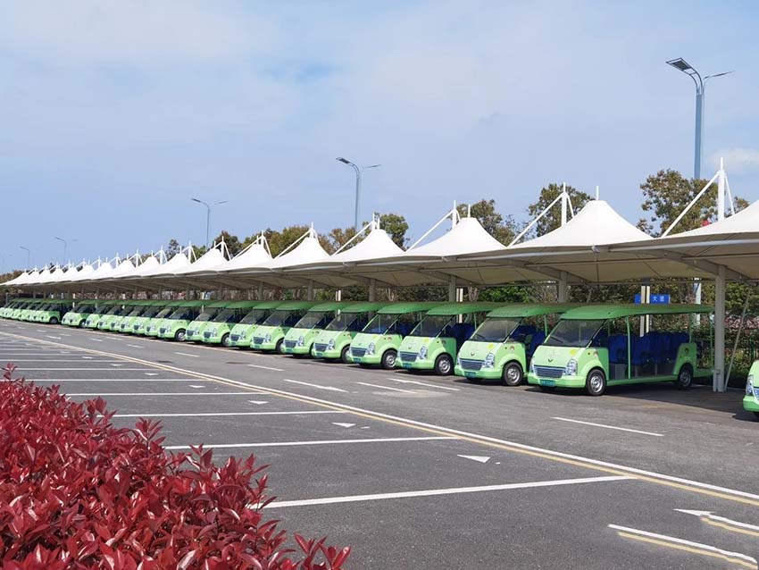 五菱觀光車已進(jìn)駐了國內(nèi)50%以上5A級景區(qū)